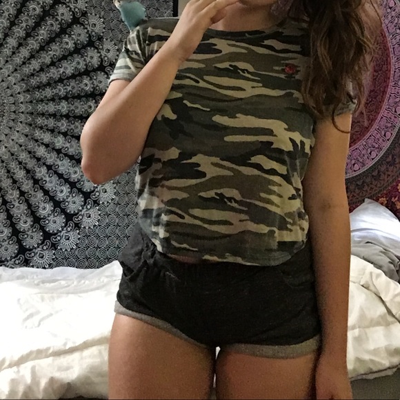 Rose camo Shirt - Picture 2 of 4